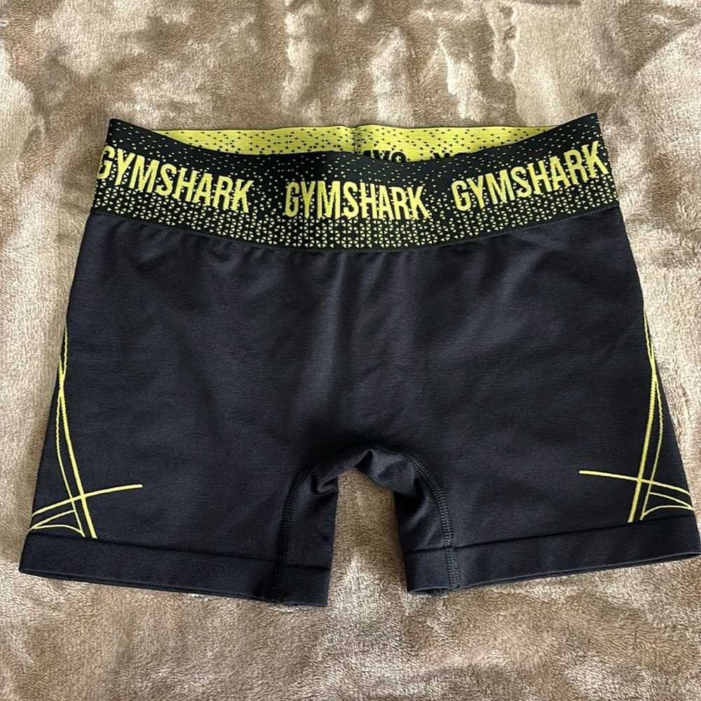 Gymshark black and yellow shorts NWOT